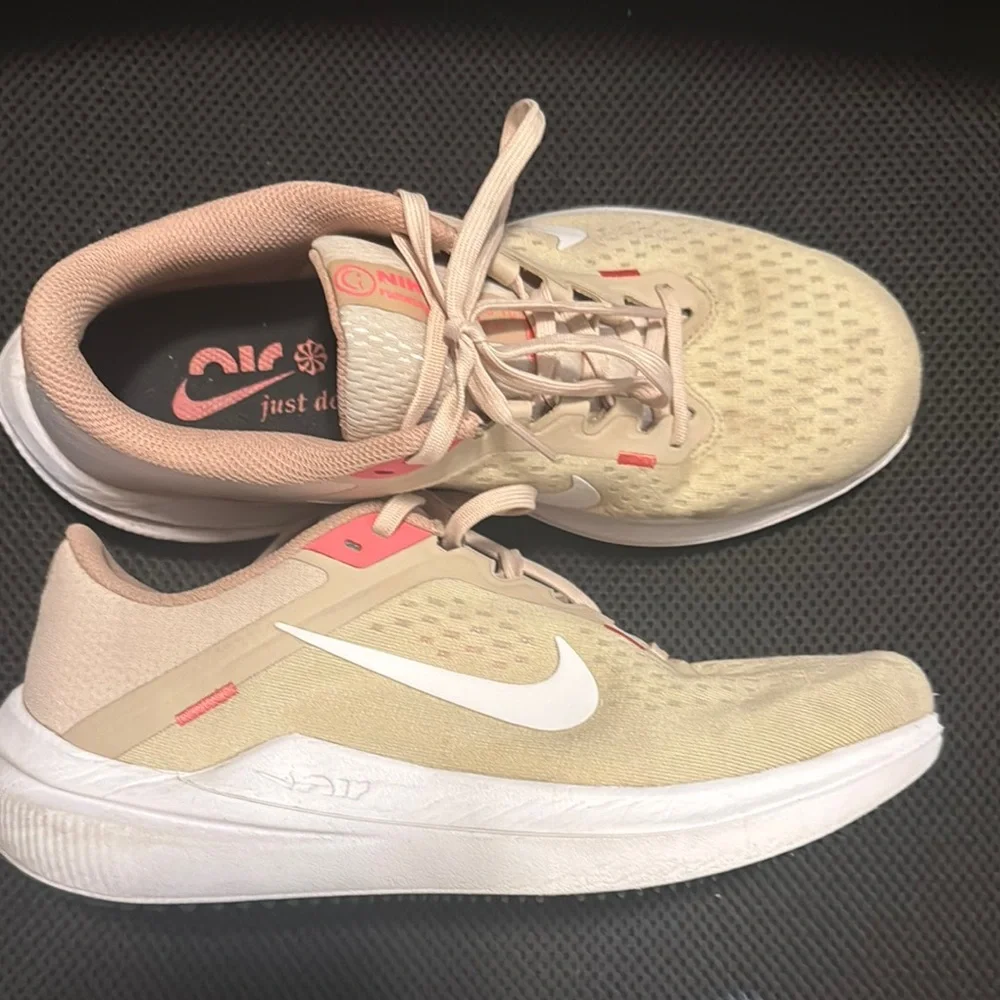 Nike Tan and White Running Shoes - Picture 1 of 9